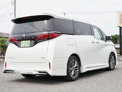 2025 TOYOTA ALPHARD photo 5
