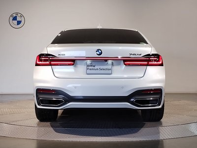 BMW 7 SERIES - 8