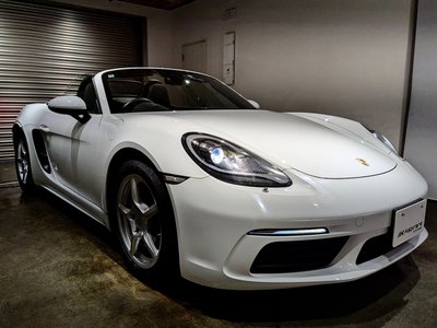 PORSCHE 718 - 8