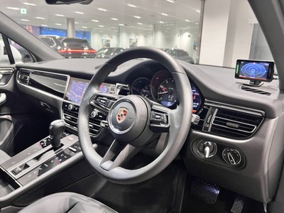 PORSCHE MACAN - 7