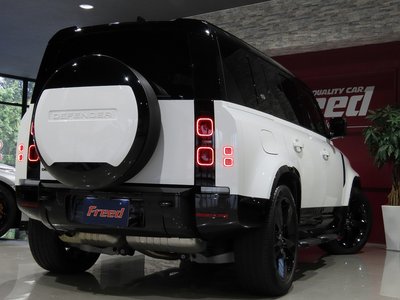 LAND ROVER DEFENDER - 3
