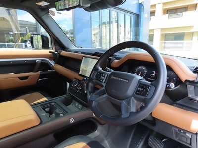 LAND ROVER DEFENDER - 2