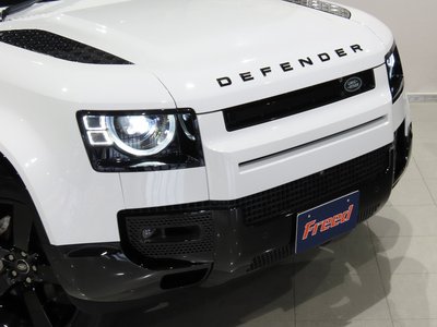 LAND ROVER DEFENDER - 4