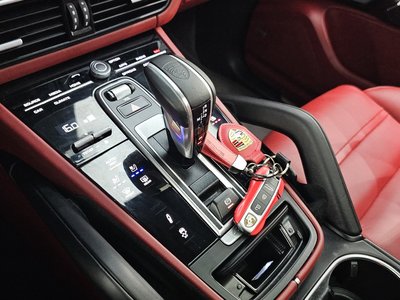 2022 Porsche CAYENNE 照片 9