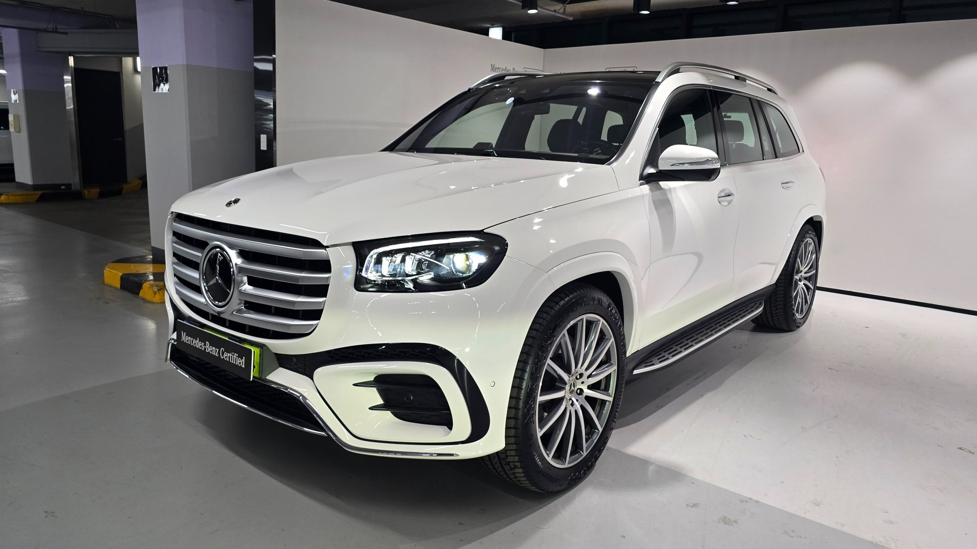 MERCEDES-BENZ GLS - View 1