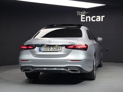 MERCEDES-BENZ E-CLASS - 3