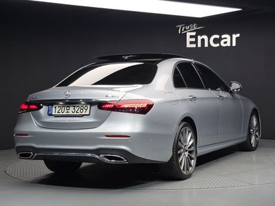 MERCEDES-BENZ E-CLASS - 4