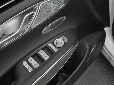 صورة مصغرة 28 لـ 2022 Genesis ELECTRIFIED GV70