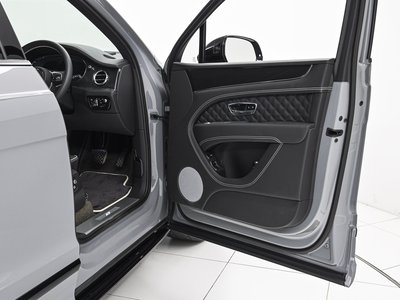 BENTLEY BENTAYGA - 7