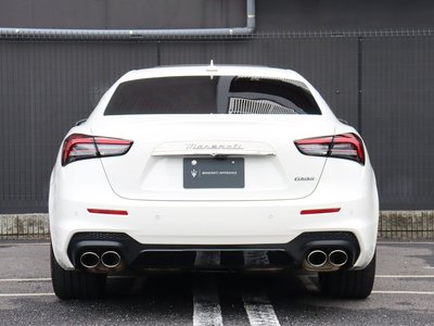 صورة 9 لـ 2022 Maserati GHIBLI