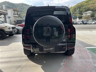 LAND ROVER DEFENDER - 10