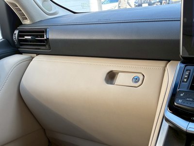صورة مصغرة 115 لـ 2023 Toyota LAND CRUISER 300