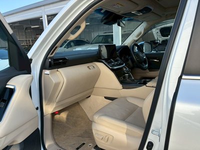 صورة مصغرة 78 لـ 2023 Toyota LAND CRUISER 300