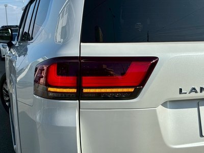صورة مصغرة 59 لـ 2023 Toyota LAND CRUISER 300