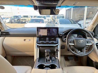 2023 Toyota LAND CRUISER 300 — фото 4