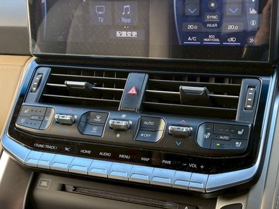 صورة مصغرة 105 لـ 2023 Toyota LAND CRUISER 300