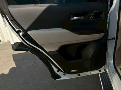 صورة مصغرة 133 لـ 2023 Toyota LAND CRUISER 300