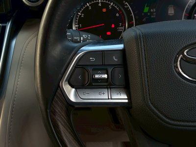صورة مصغرة 82 لـ 2023 Toyota LAND CRUISER 300