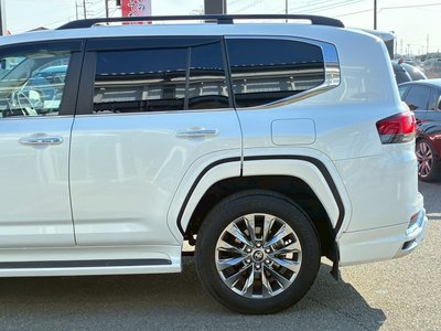 صورة مصغرة 71 لـ 2023 Toyota LAND CRUISER 300
