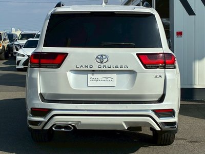 TOYOTA LAND CRUISER 300 - 8