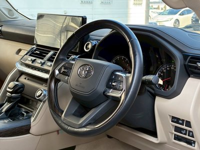 صورة مصغرة 80 لـ 2023 Toyota LAND CRUISER 300