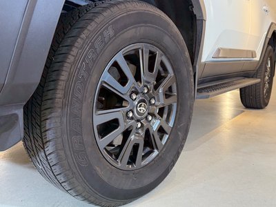 TOYOTA LAND CRUISER 250 - 4