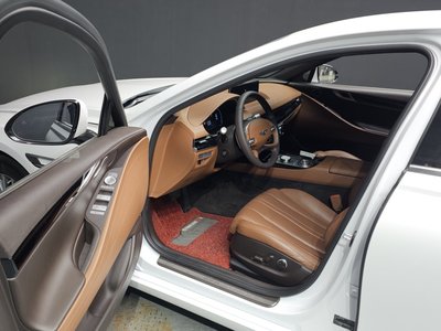 GENESIS G80 (RG3) - 10