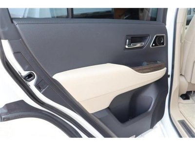 2022 Toyota LAND CRUISER 300 — миниатюра 28