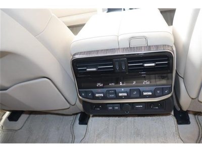 2022 Toyota LAND CRUISER 300 — миниатюра 16