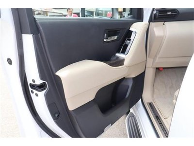 2022 Toyota LAND CRUISER 300 — миниатюра 27