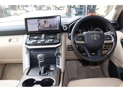 2022 Toyota LAND CRUISER 300 — миниатюра 11
