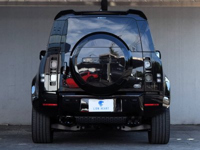 LAND ROVER DEFENDER - 6