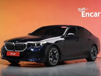 2024 BMW 5 SERIES 照片 1