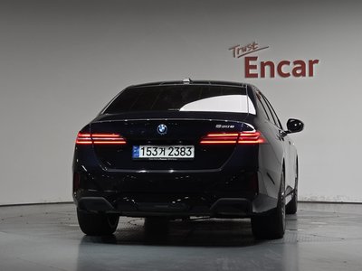 2024 BMW 5 SERIES 照片 4
