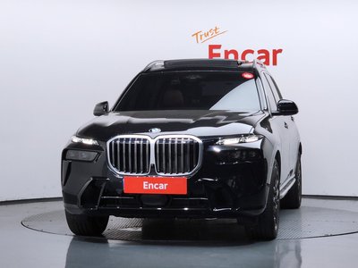 2025 BMW X7 照片 2