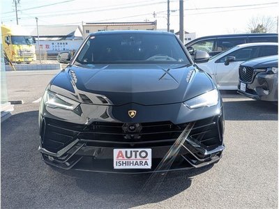 LAMBORGHINI URUS - 4
