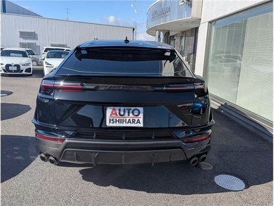 LAMBORGHINI URUS - 6