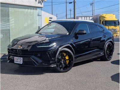 LAMBORGHINI URUS - 1
