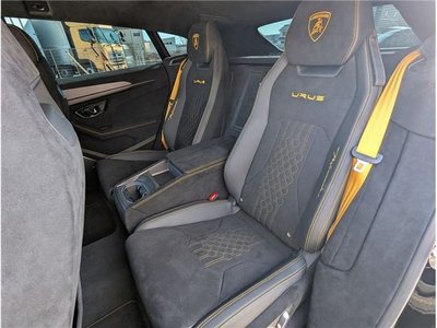 LAMBORGHINI URUS - 10