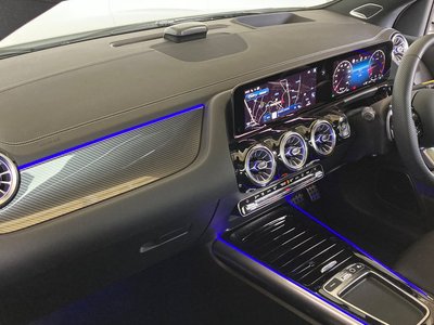 MERCEDES-BENZ GLA - 8