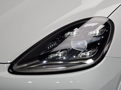 صورة 9 لـ 2020 Porsche CAYENNE
