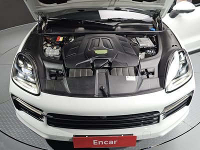 صورة 7 لـ 2020 Porsche CAYENNE