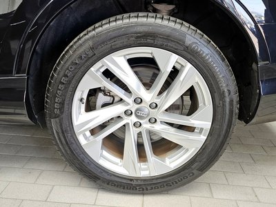 AUDI Q7 - 8