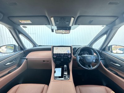 2025 Toyota VELLFIRE — фото 4