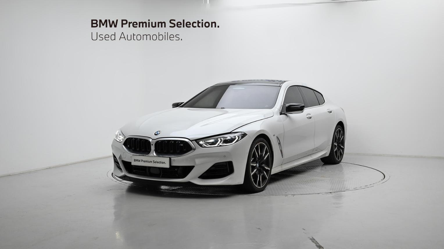 BMW 8 SERIES - View 1