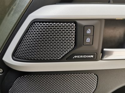 2023 LAND Rover DEFENDER photo 3