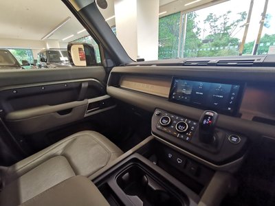 صورة مصغرة 41 لـ 2023 LAND Rover DEFENDER