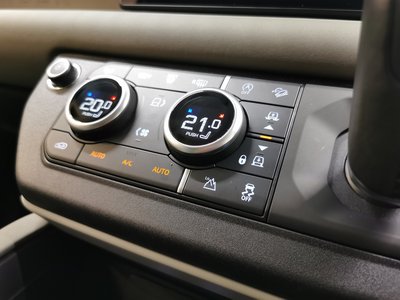 2023 LAND Rover DEFENDER photo 10