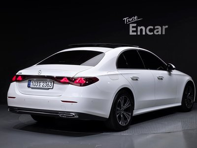 صورة 4 لـ 2024 Mercedes-BENZ E-CLASS