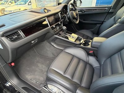 2022 Porsche MACAN photo 9